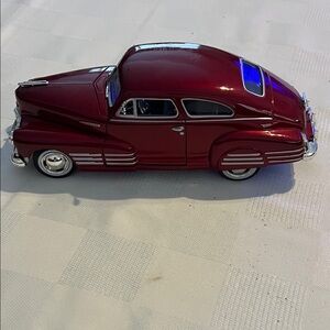 1/24 Scale Diecast Car- 1948 Chevrolet Fleetline Aerosedan